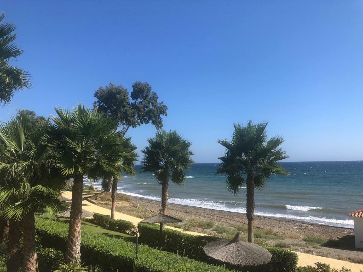 Bahia De La Plata Luxury Apartments Estepona Exterior photo
